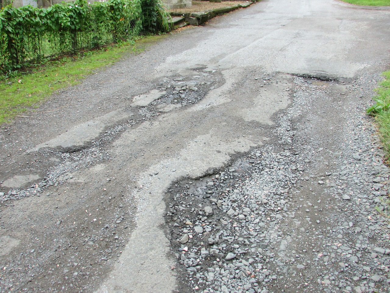 potholes-in-roadway