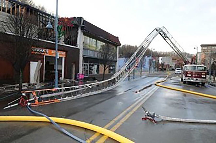Photo of collapsed firetruck ladder from the National Institute for Occupational Safety and Health (NIOSH) report.
