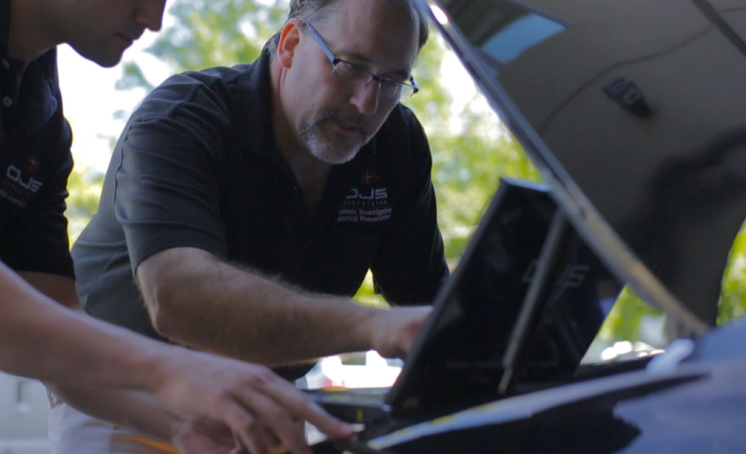 DJS Associates, Inc. Rapid Response Team uses Crash Data Retrieval (CDR) technology.